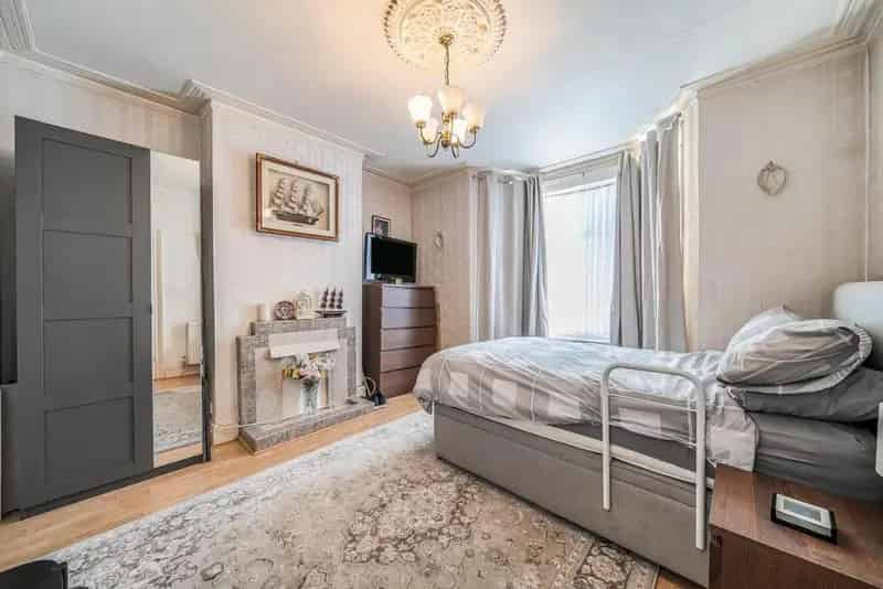 Three Bedroom Victorian House Near Ladywell Station