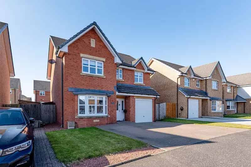 4 Bedroom Detached Villa For Sale
