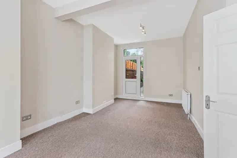 3 Bedroom Terraced House to Rent Near New Southgate