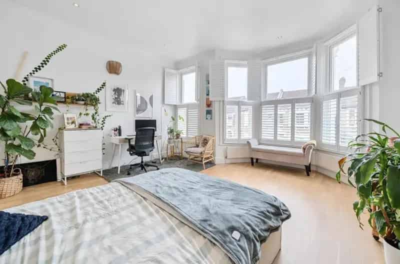 2 Bed Flat for Sale in South East London
