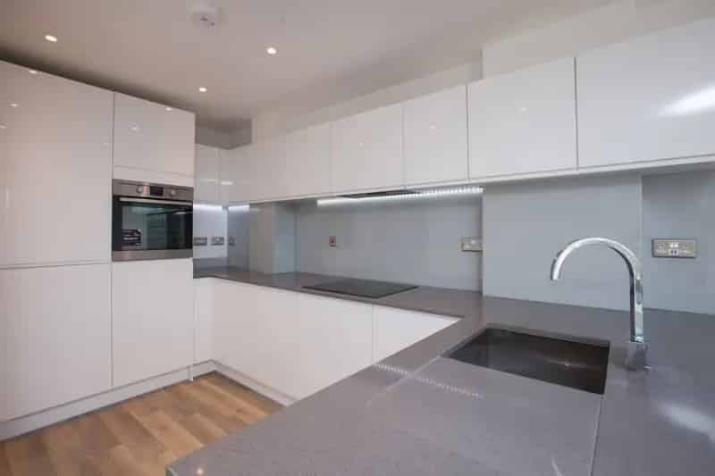 2 Bedroom Apartment to Rent High Specification