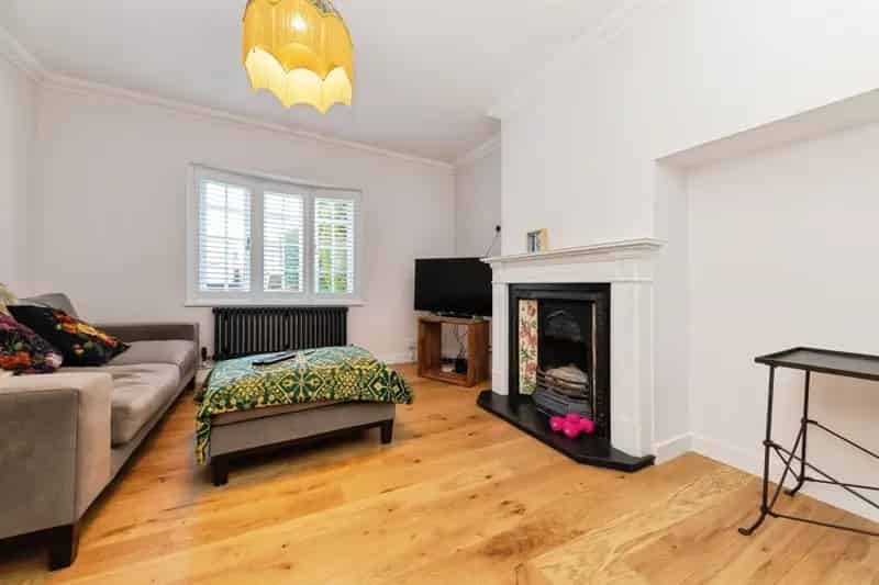 Renovated 2 3 Bedroom Family Home in Brickendon