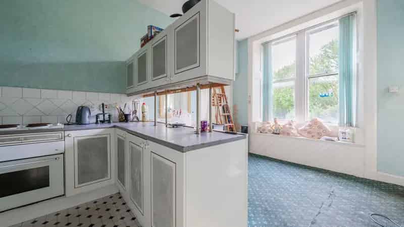 Charming First Floor Flat in Glasgow's Cathcart