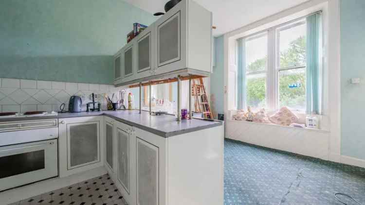 Charming First Floor Flat in Glasgow's Cathcart