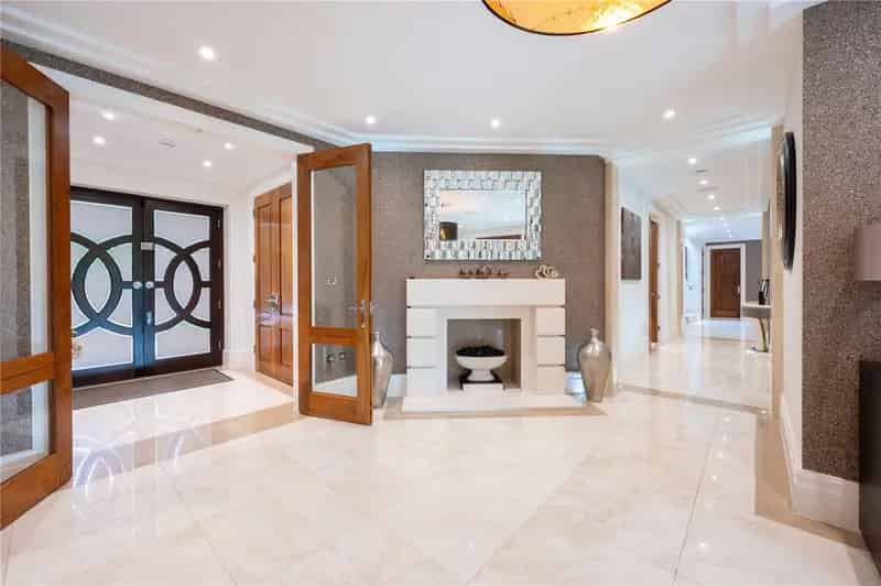 9 Bedroom Detached House with Pool and Annexe Burgess Hill