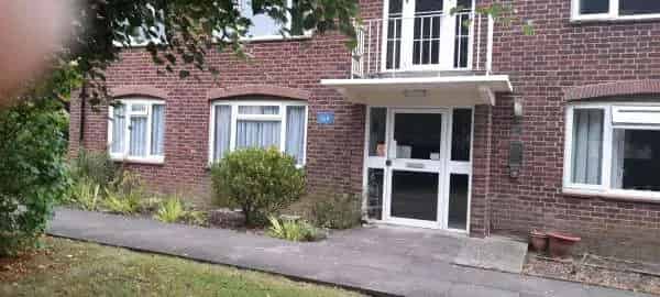 Ground Floor Rural Property Near M40