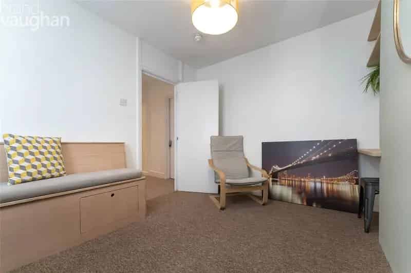 5 Bedroom Flat to Rent
