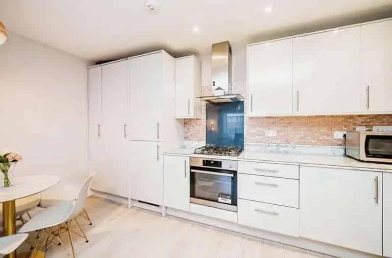 2 Bed Flat for Sale - Modern Apartment with En-Suite