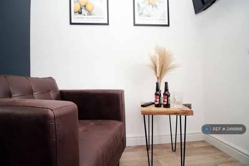 3 Bedroom Semi-Detached House Near Royal United Hospital