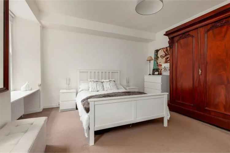 1 Bed Flat - Basement with 1 Reception Room