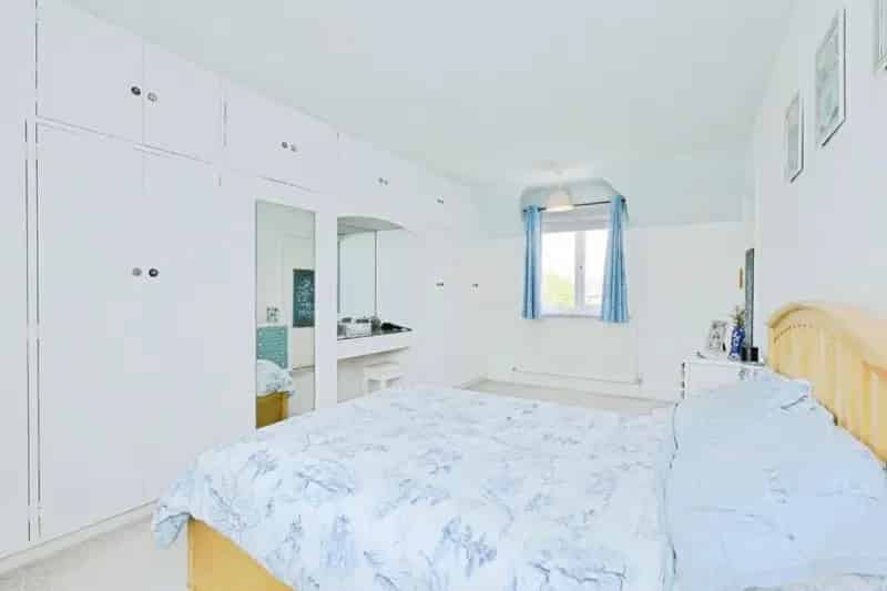 2 Bed House for Sale - Charming Cottage with Modern Amenities