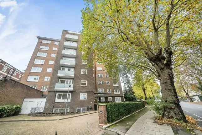 Flat to rent in Avenue Road, St John's Wood, London NW8