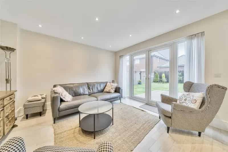 4 Bed Detached House for Sale Large Private Plot Double Garage