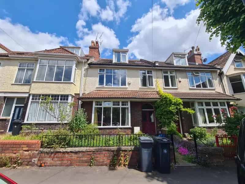 6 Bedroom Student House Near Bristol University