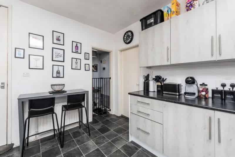 3 Bed Mid Terrace House For Sale