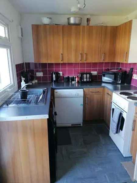 House For Rent in Holmer Green, England