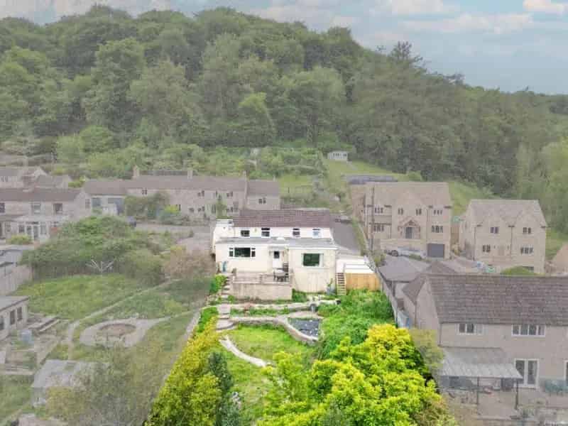 4 bed house for sale