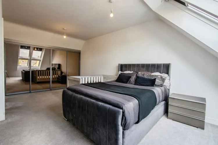 Four Bedroom Detached House in Castleford