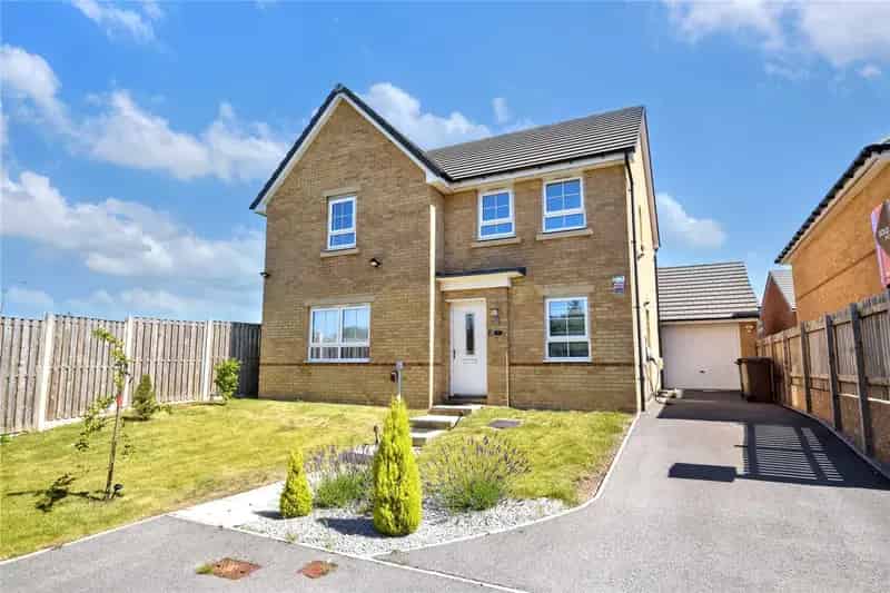 Four Bedroom Detached House in Morley