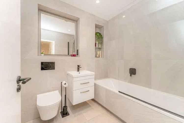 1 Bed Flat for Sale East London E3 Modern Apartment Chain Free