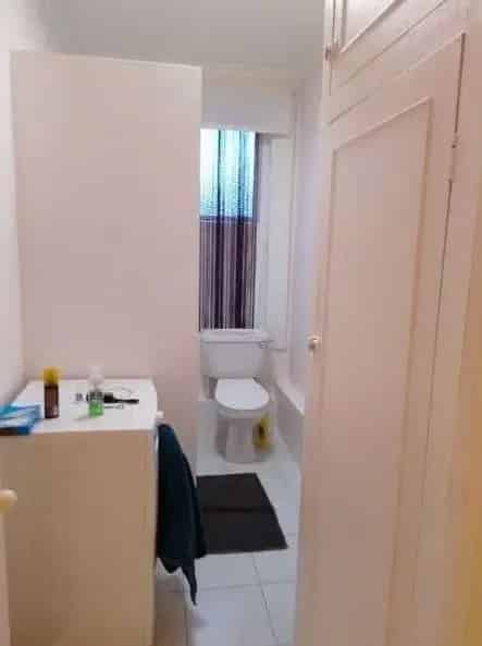 Spacious Flat near Tube Station  Quiet Location
