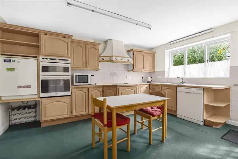 4 Bedroom Detached House for Sale Weston-on-the-Green