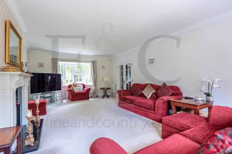 5 Bedroom Detached House for Sale St James Village