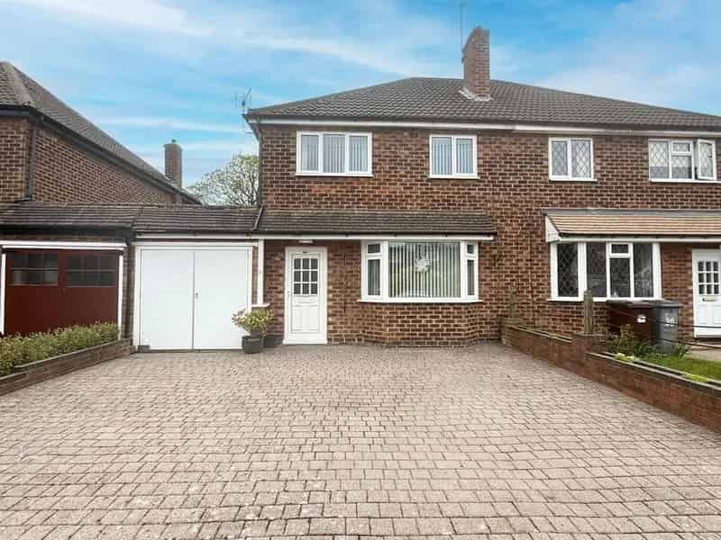 3 Bedroom Semi-Detached House for Sale