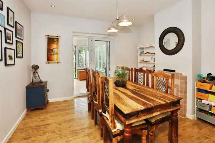 Spacious 3-Bed Semi-Detached Home in Quiet Cul-de-Sac