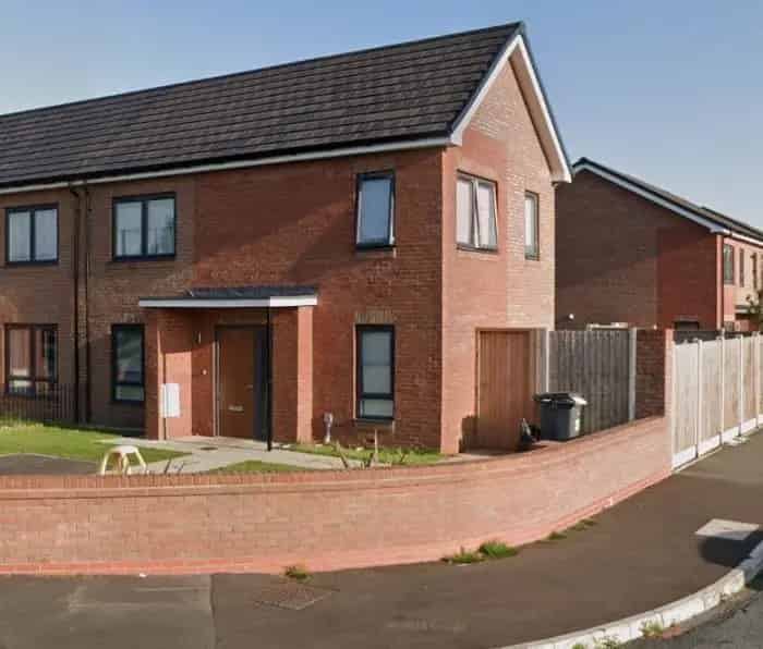 2 Bed House in Leasowe Close to Amenities
