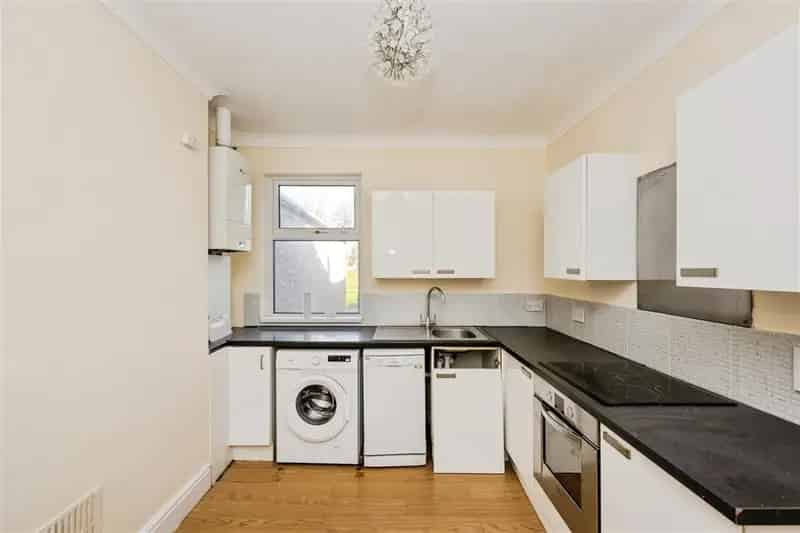 3 Bedroom House with Private Parking and Garden - Zero Deposit Available