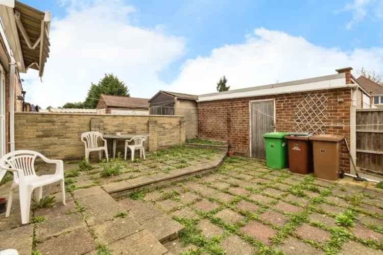 3 Bed Detached House NG8 - Family Home with Garage and Parking
