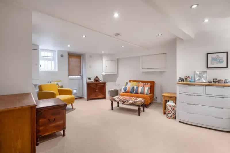 3 Bedroom Duplex Garden Apartment For Sale