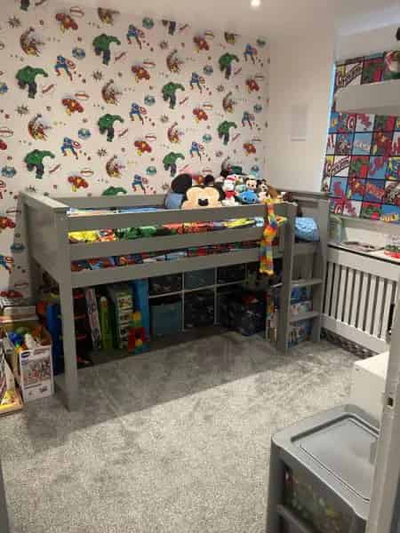 3 Bedroom House with Garden Sheds