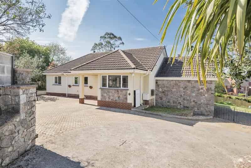 3 Bedroom Bungalow for Sale