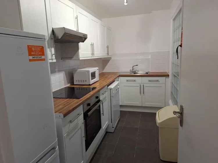 3 bedroom flat to rent