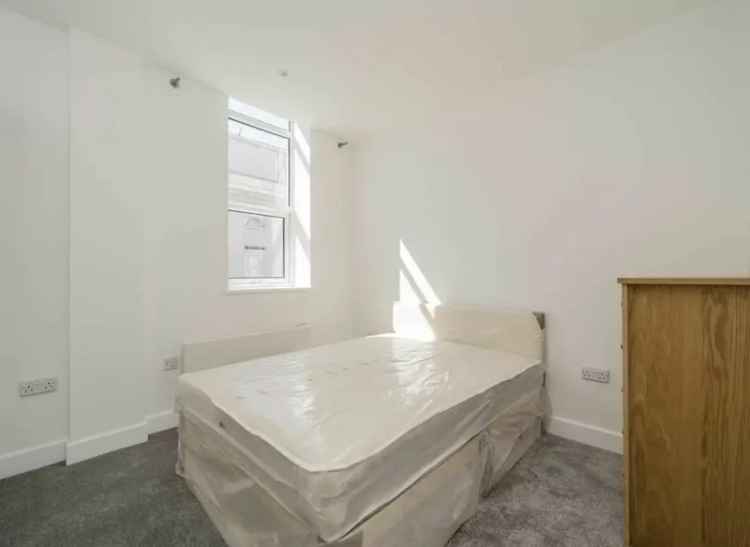 Stylish 2-Bed Apartment near East Acton Tube