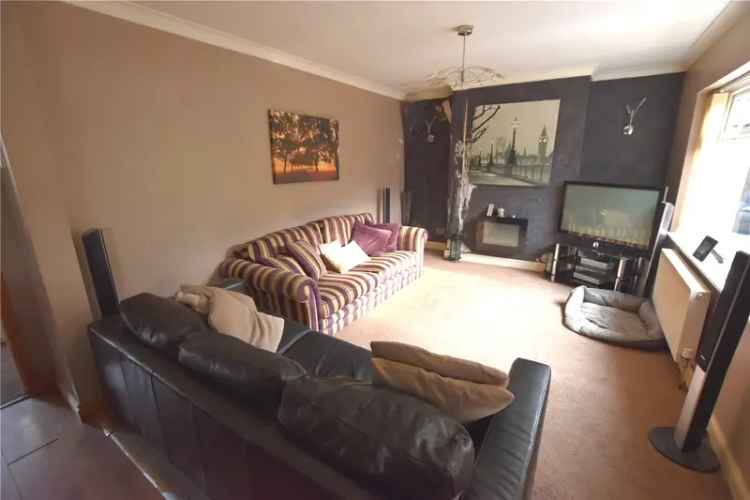 Spacious 3-Bed End Terrace House with Garage and Driveway