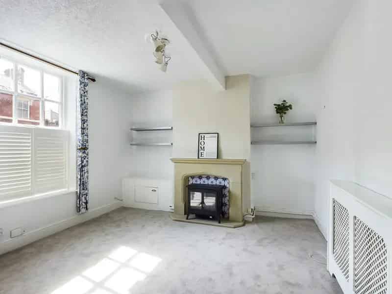 Grade II Listed Georgian Townhouse Near Warrington Town Centre
