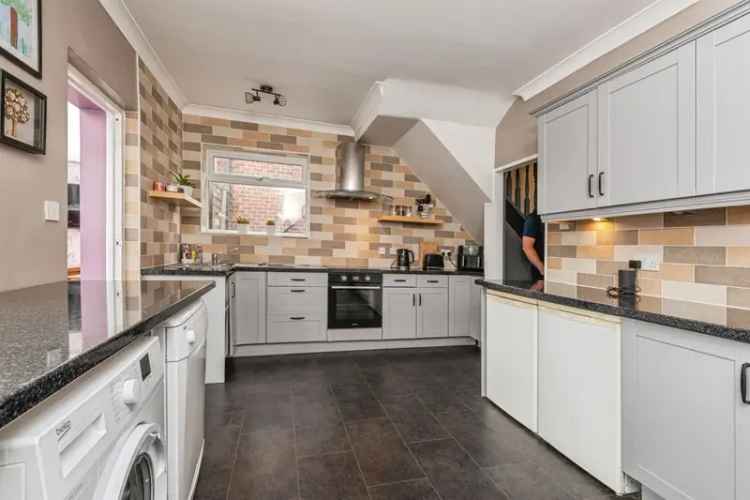 3 Bed Semi Detached House Tingley Good Motorway Access