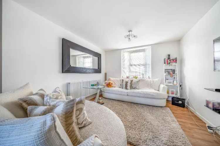 2 Bedroom Apartment for Sale in Great Denham