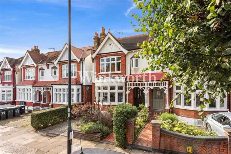 3 Bedroom House London - Spacious Family Home