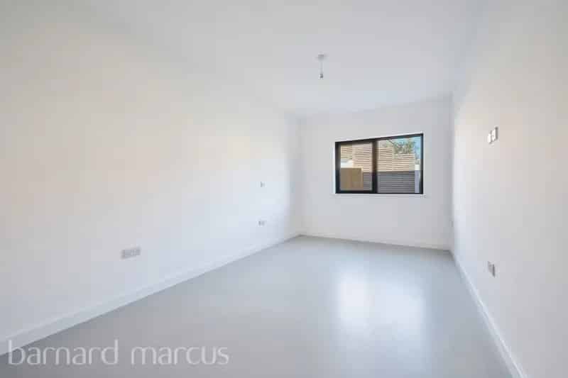 Flat For Sale , London, England
