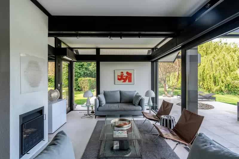 Modern Huf House for Sale in Radford Semele