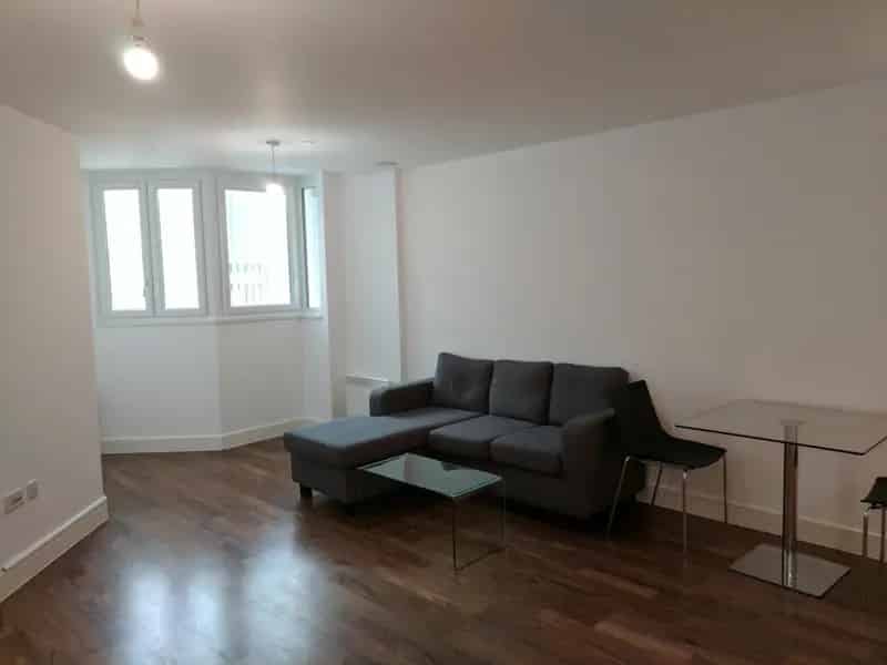 One Bedroom Furnished Apartment Five Ways City Centre