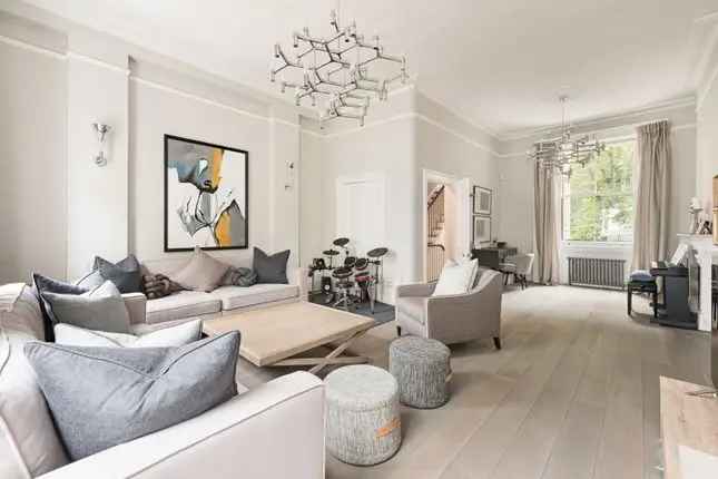 Town house to rent in Kensington Gate, Kensington, London W8, United Kingdom