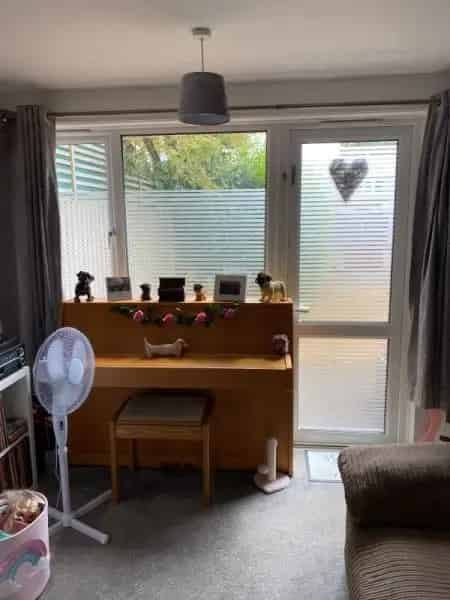 Ground Floor Studio Flat with Private Garden Access Near London