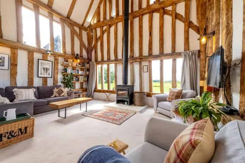 6 Bedroom Barn Conversion with Annexes near Eye