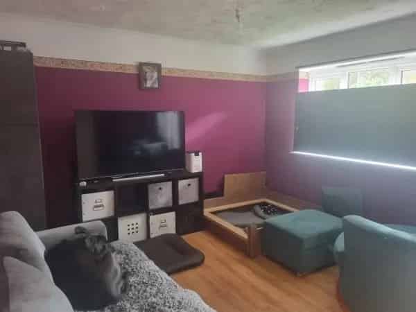 3 Bed End of Terrace House Near Parks and Schools