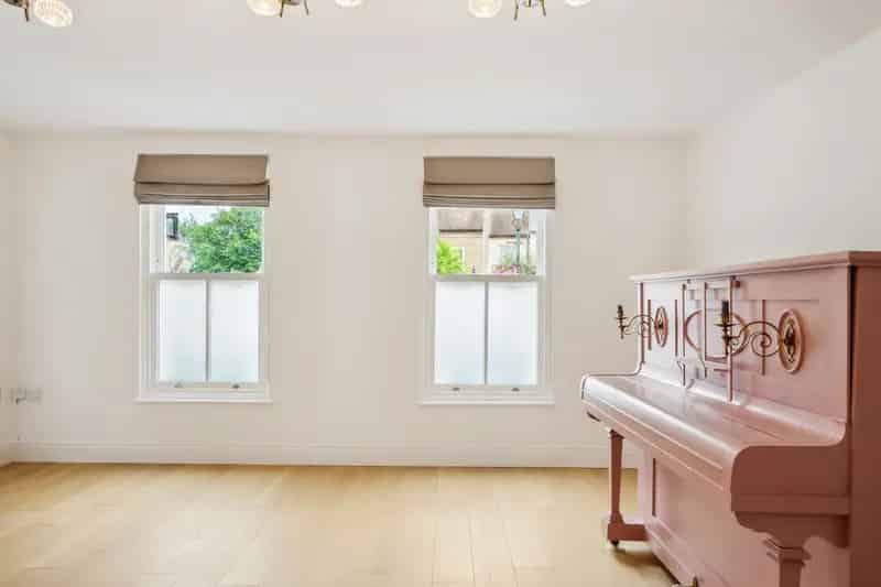 5 Bedroom 6 Bathroom House for Sale in Twickenham
